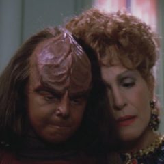 Cost of Living, TNG S5 E20 Review, The Battle Bridge